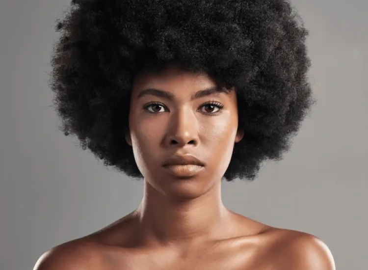 MODERNER AFRO-SCHNITT